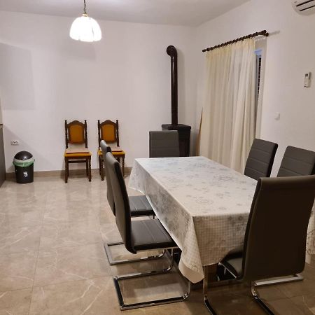 Apartman Gilan Seget Vranjica Exterior foto