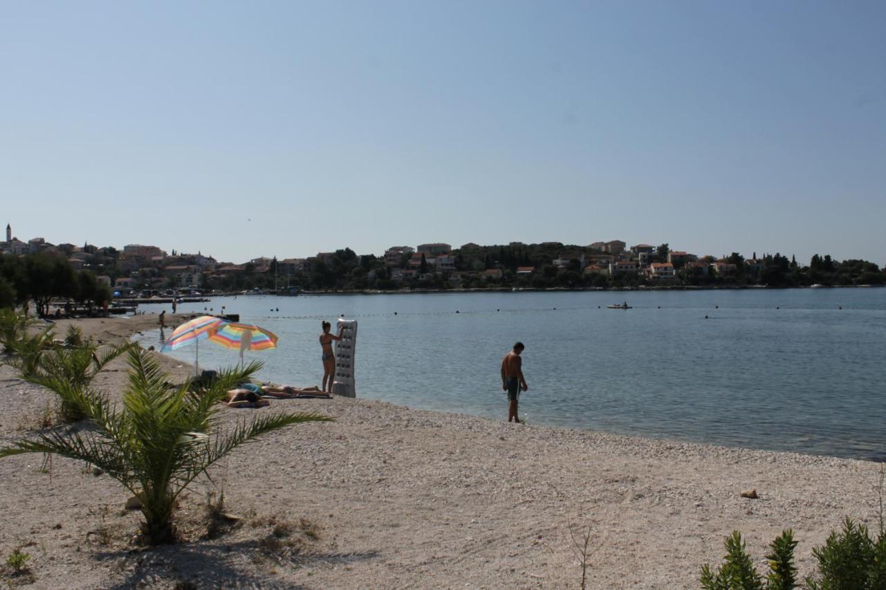 Apartman Gilan Seget Vranjica Exterior foto