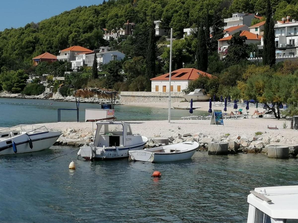 Apartman Gilan Seget Vranjica Exterior foto